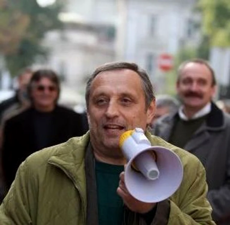 Peisaj cu gondole şi cu băbătîi americane cam posace jpeg