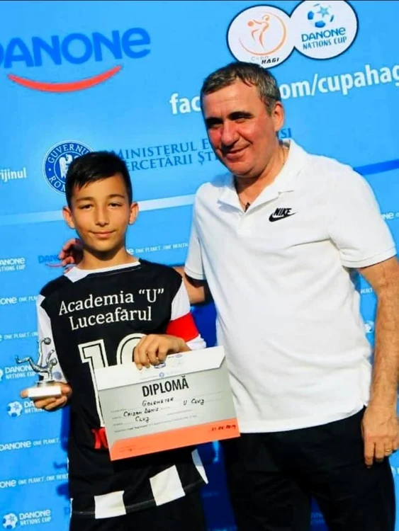 Hagi l-a remarcat pe tânărul clujean  FOTO Colecție personală