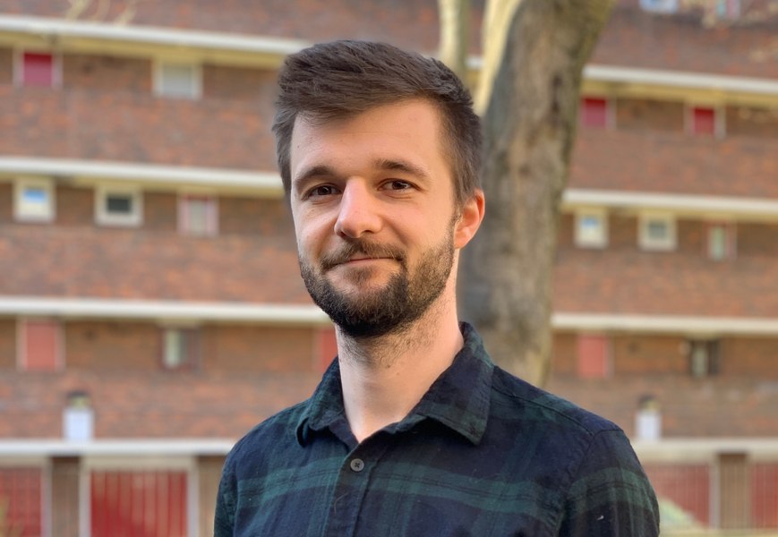 Un român stabilit la Londra a creat o aplicație pentru calcularea și reducerea amprentei de carbon după ce clienții fac cumpărături