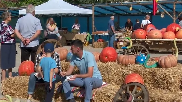 Buzoienii au venit în număr mare la Festivalul dovleacului din Poșta Câlnău