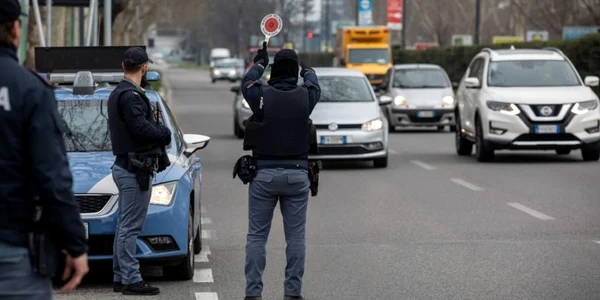 Filtrele de poliţie impânzesc Italia pentru a limita deplasarea oamenilor. FOTO Guliver-Gettyimages