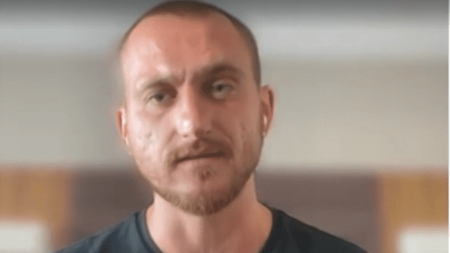 Parașutistul care a scris o carte de memorii despre războiul din Ucraina, răpit și interogat înainte să fugă din Rusia