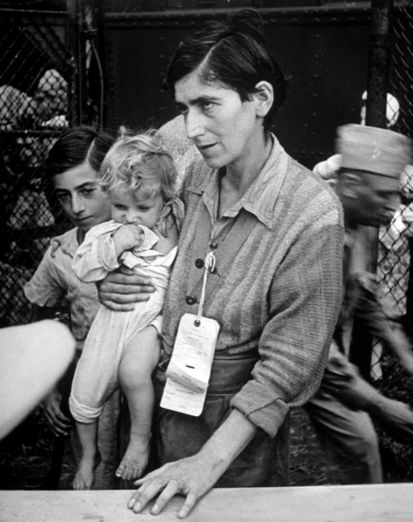 wwii refugees 16 jpg jpeg