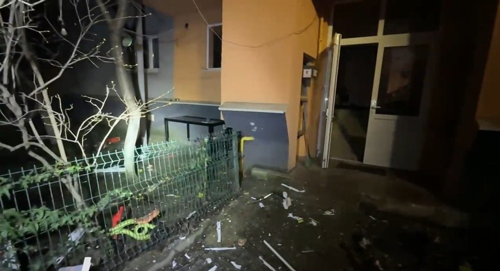 Explozie într-un bloc din Ilfov: două persoane rănite, zeci de locatari evacuați