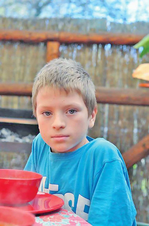 
    Eduard Mihai  Cioroba (11 ani)FOTO: SEVER GHEORGHE  