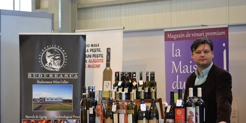 Bursa vinului  „Vin Est Bacău“. Expoziţie cu vânzare şi degustare de vinuri şi produse alimentare tradiţionale FOTO Mircea Merticariu