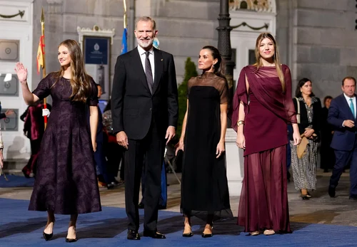 Regina Letizia, Regele Felipe, Leonor și Sofia 