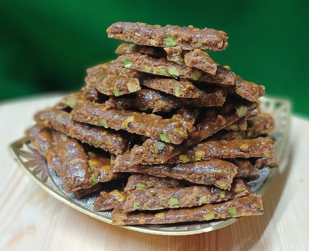 Desertul de mănăstire propus de călugărul de la Dervent: un dulce crocant, hrănitor și rapid, din ingrediente naturale