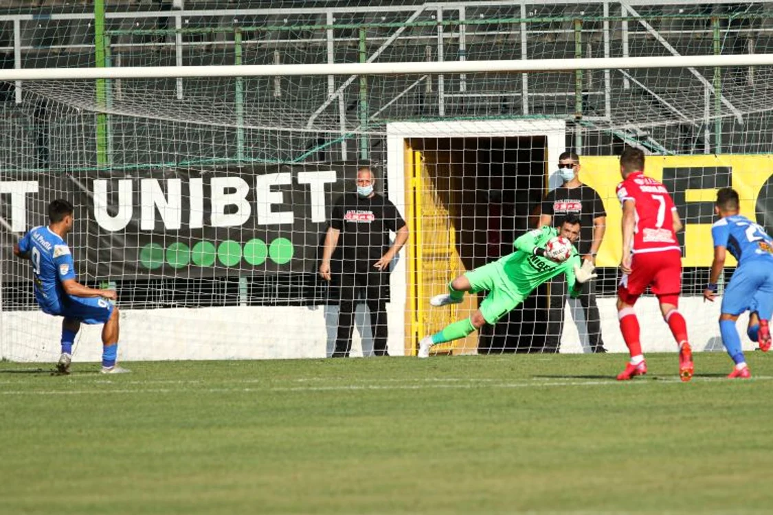 Straton a apărat al doilea penalty din meciul cu Clinceniul, de data asta executat de Buziuc