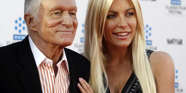 Hugh Hefner, alături de Crystal Harris
