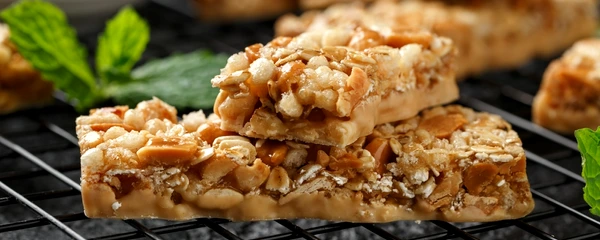 Batoane cu miere si nuci Sursa foto shutterstock 2139679543 jpg