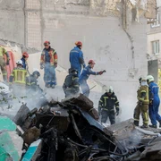 Atac rusesc asupra unui bloc de locuințe din Kiev FOTO EPA EFE jpg