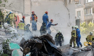 Atac rusesc asupra unui bloc de locuințe din Kiev FOTO EPA EFE jpg