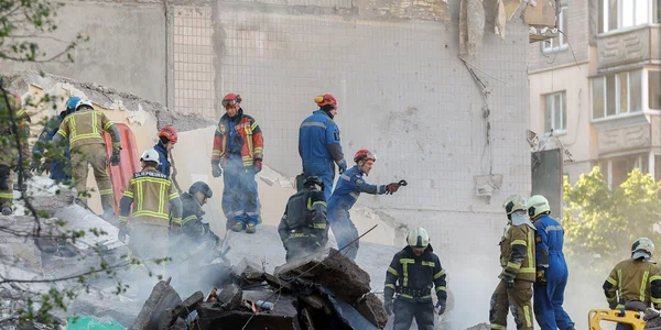 Atac rusesc asupra unui bloc de locuințe din Kiev FOTO EPA EFE jpg