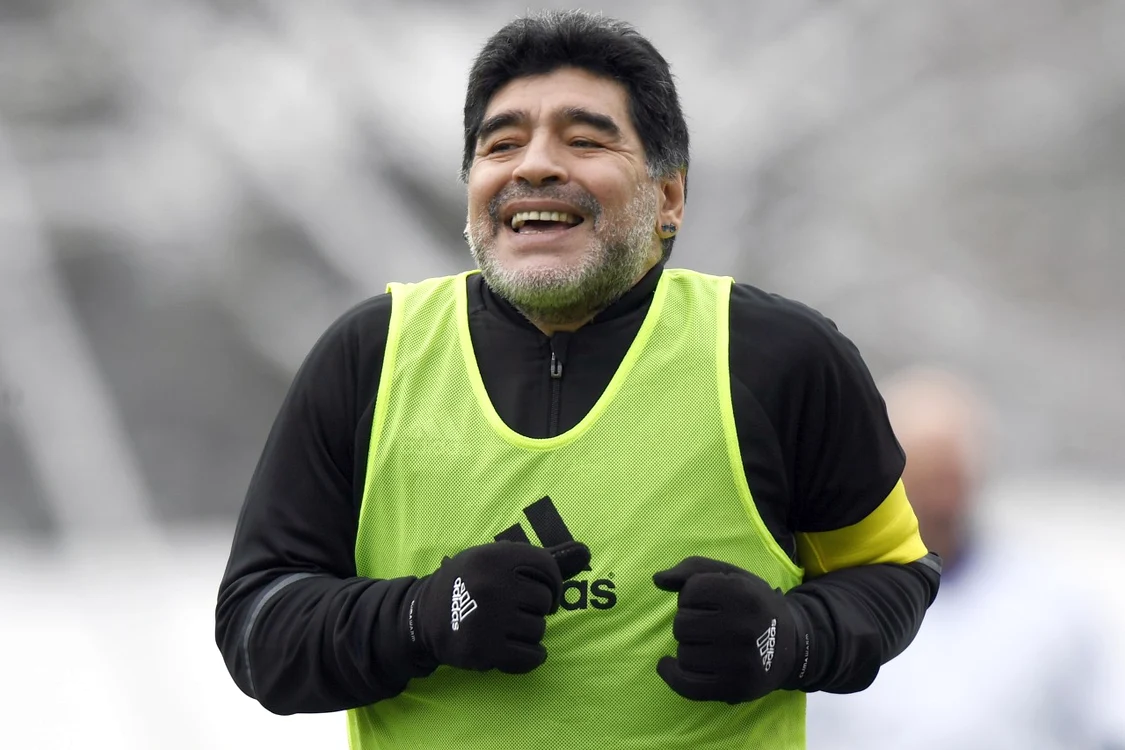 Diego Armando Maradona e socotit de mulți drept cel mai valoros fotbalist din istorie