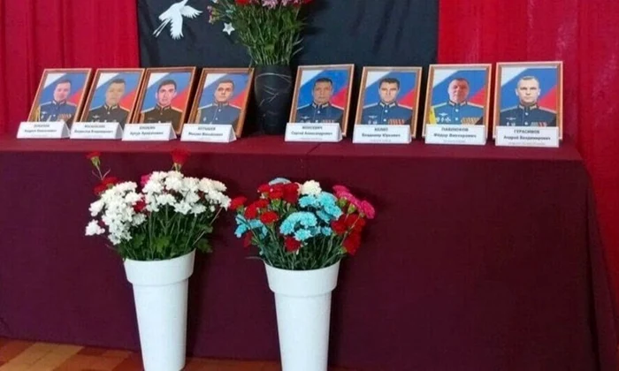 opt militari aflati la bordul unui bombardier rus au murit dupa ce s a prabusit png