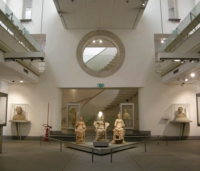 23 wc terme di diocleziano interno JPG jpeg