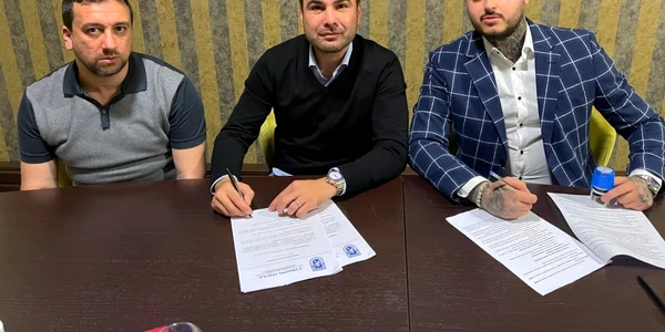 Adrian Mutu a semnat cu FC Universitatea 1948 / FOTO Facebook Fotbal Club Universitatea 1948