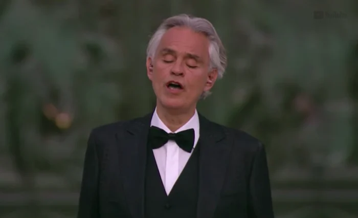 Andrea Bocelli a cântat de Paşti la Domul din Milano Sursa Youtube / Music for Hope