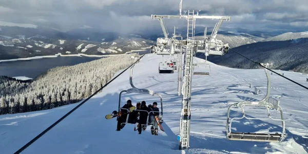 Imagini cu Domeniul Schiabil Transalpina Voineasa - Vâlcea înaintea Crăciunului 2021 Foto Domeniul Schiabil Transalpina Voineasa - Vâlcea