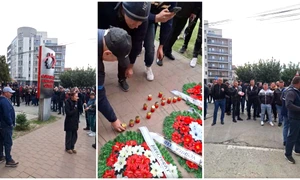 În semn de protest, manifestanții au adus coroane funerare și candele în fața sediului Complexului Energetic Oltenia. FOTO: captură video 