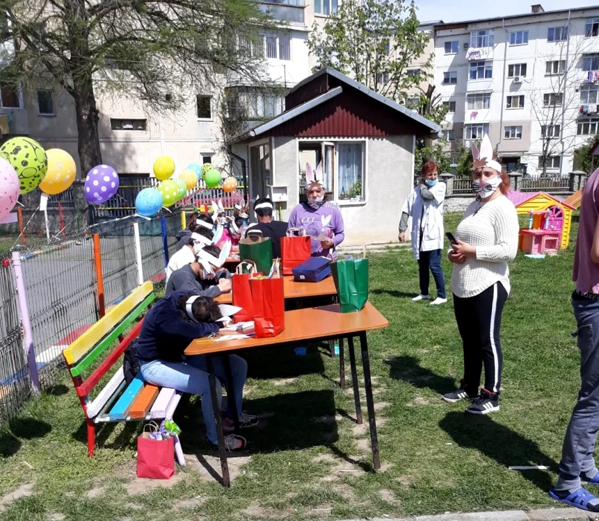Copiii din sistemul de protecţie socială de la Vâlcea, pe când încă mai erau în centrele de plasament; Foto Adevărul