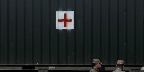 Instalarea spitalului militar ROL 2 în incinta spitalului Ana Aslan din Otopeni FOTO Inquam Photos / Octav Ganea