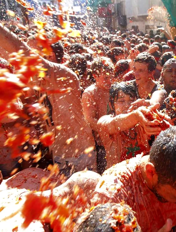 Festivalul La Tomatina 2014 FOTO