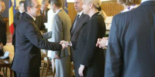 Măsurile anticriză întind nervii oamenilor de afaceri