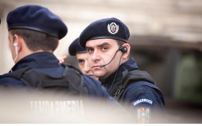 Jandarmii au predat fata poliţiştilor gălăţeni. Foto: Adevărul