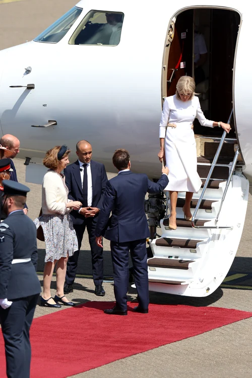 Brigitte a refuzat să îi dea mâna lui Macron în aeroport, Profimedia jpg