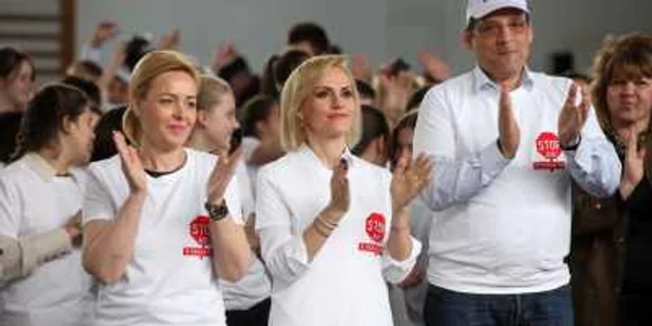 Gabriela Firea si Carmen Dan - campanie Balena albastra FOTO Adevarul 