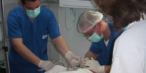 Medicii au acordat îngrijiri pacientului