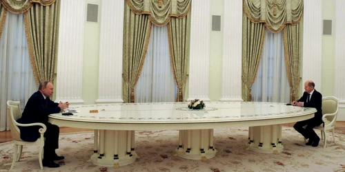 Vladimir Putin si Olaf Scholz FOTO EPA-EFE