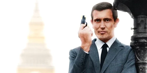 george lazenby in rolul lui james bond