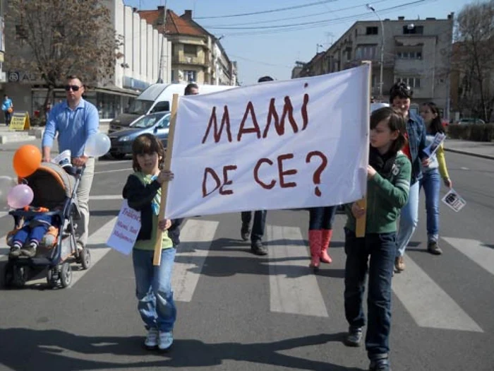 Marşul se desfăşoară pe un traseu clasic, de la muzeu până în centrul oraşului - foto: GNV