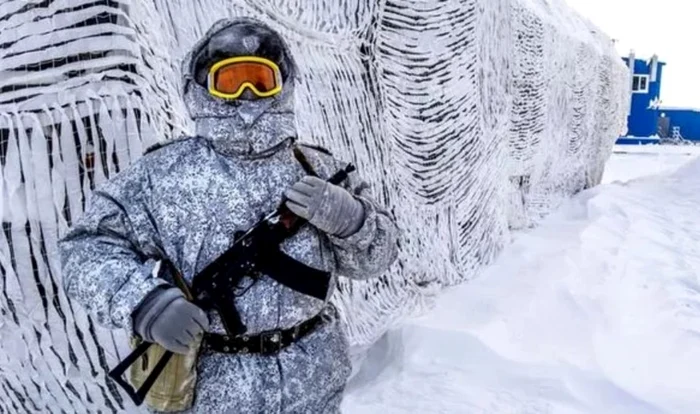 Soldat rus în Artica/FOTO:EPA/EFE