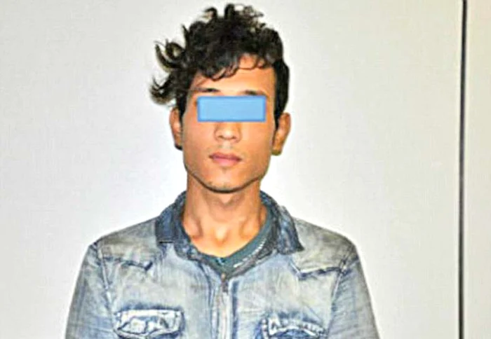 Tânărul de 20 de ani a stat prins în curele peste 48 de ore