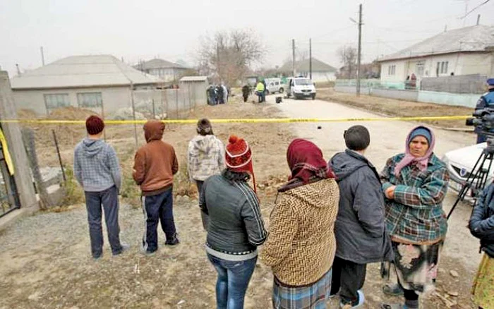 Fapta preotului a împărţit satul în două. Unii îl condamnau, alţii îi luau apărarea