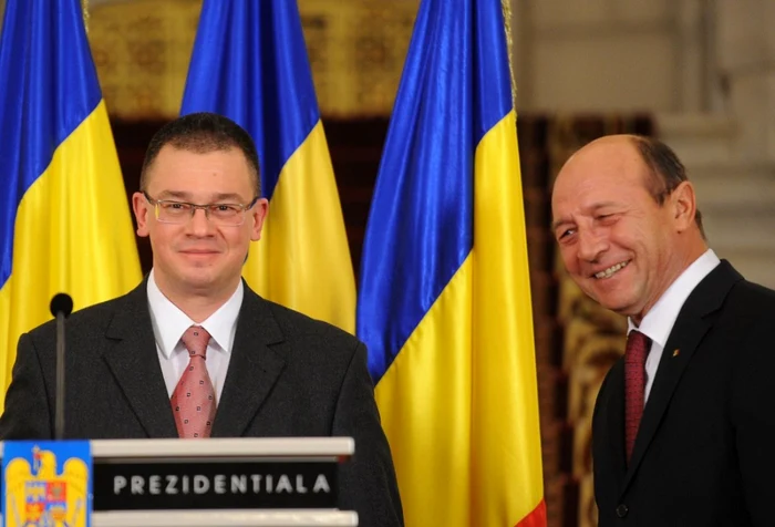 Preşedintele Traian Băsescu şi Mihai Răzvan Ungureanu FOTO AFP