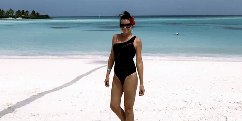 Corina Caragea în Maldive (1) jpg