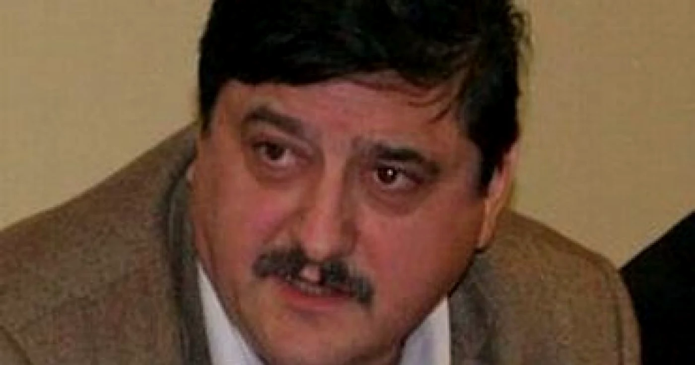 Niţă protestează: "Cum să facă 140.000 metri pătraţi 14 hectare?"