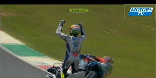 În timp ce Ricardo Russo se bucura, ceilalţi îşi vedeau de treabă