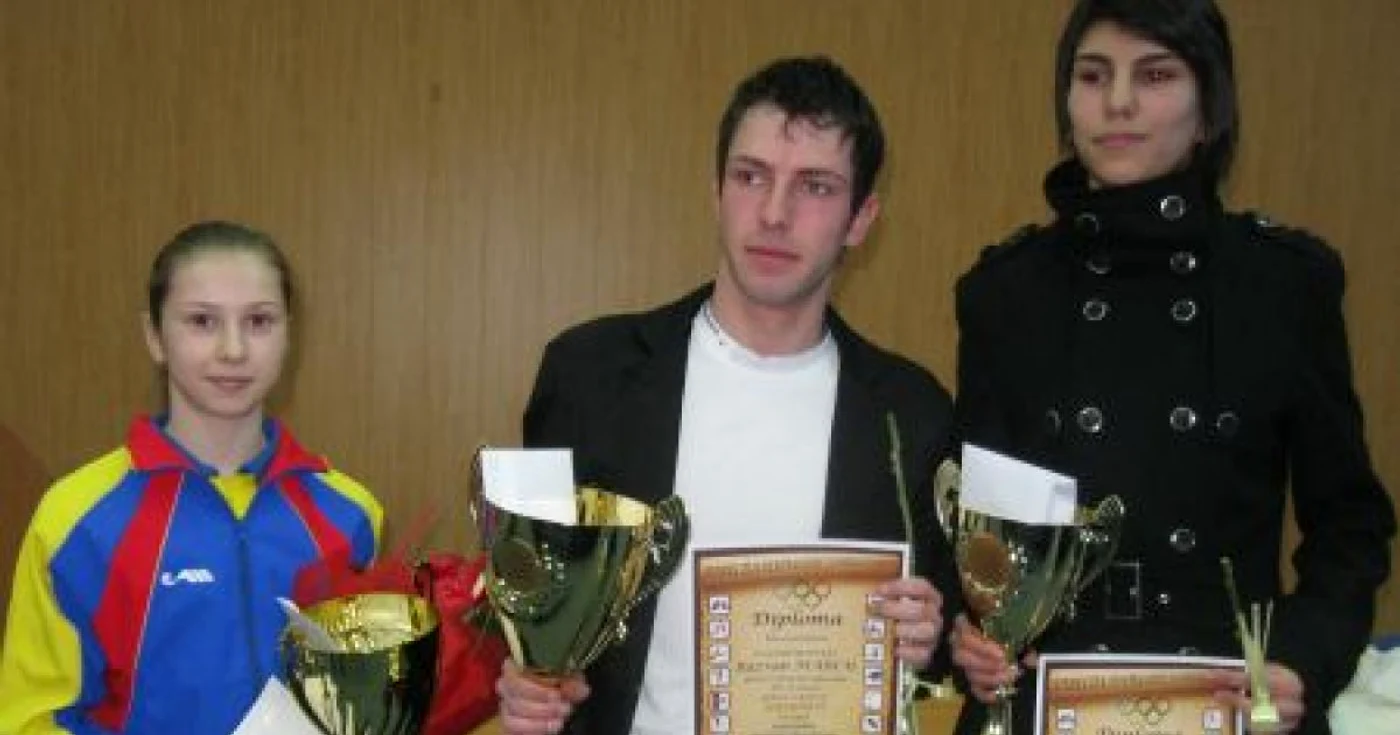 Cei mai buni sportivi olimpici din 2009: Amelia Racea, Răzvan Marcu şi Andreea Tedereanu (de la stânga la dreapta)