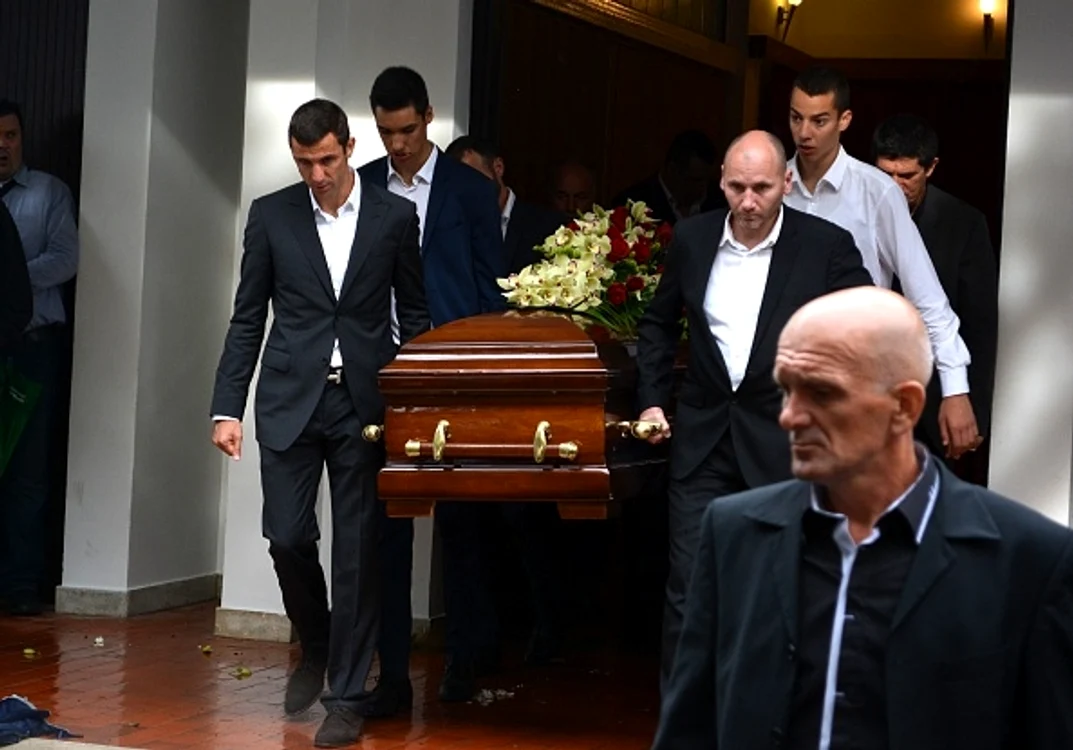 A cărat coşciugul