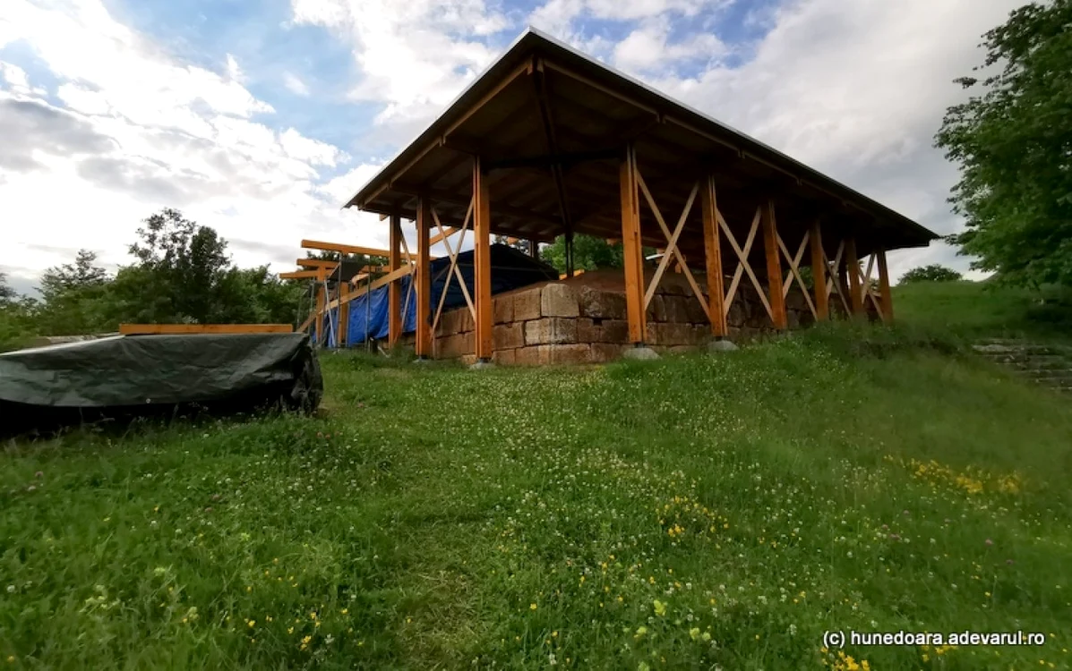 Turn-locuinţă al Cetăţii dacice Costeşti Foto: Daniel Guţă, ADEVĂRUL