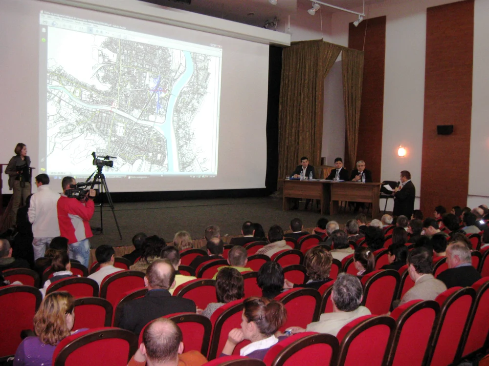 Locuitorii din zona de Nord a oraşului se întâlnesc cu primarul interimar