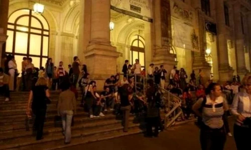 O picătură de muzică şi doi stopi de istorie (româno franceză) la MNIR jpeg