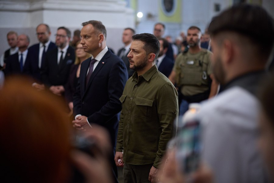 Dilema lui Zelenski: Ucraina ca victimă sau ca apărătoare mândră a libertății? Disputa cu Polonia îl obligă să aleagă