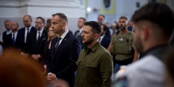 Volodimir Zelenski și Andrzej Duda aduc împreună un omagiu victimelor masacrului din Volînia FOTO Twitter jpeg
